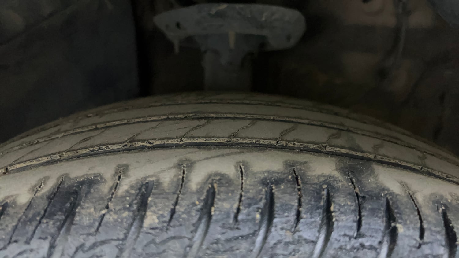 Used 2021 Kia Sonet HTX 1.5 Diesel Manual tyres LEFT FRONT TYRE TREAD VIEW