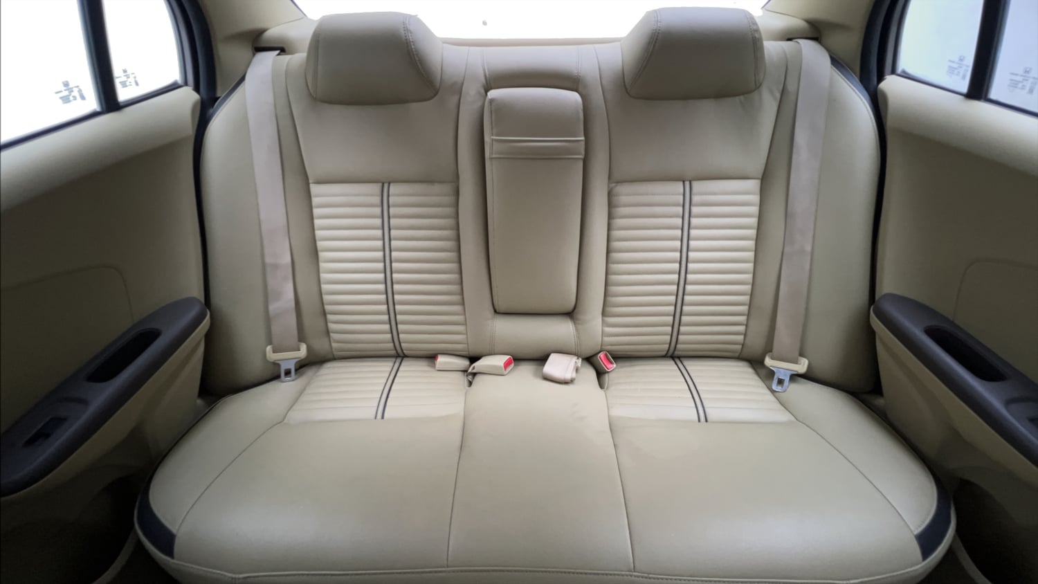 Used 2013 Honda Amaze 1.2 S i-VTEC Petrol Manual interior REAR SEAT CONDITION VIEW
