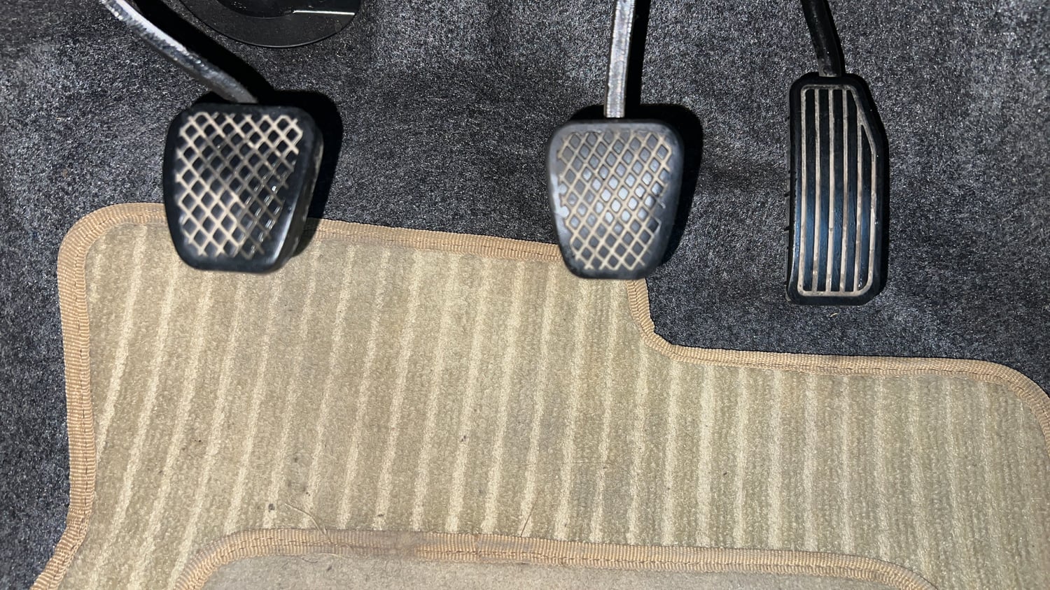 Used 2015 Honda Amaze 1.2 SX i-VTEC Petrol Manual interior PEDALS VIEW