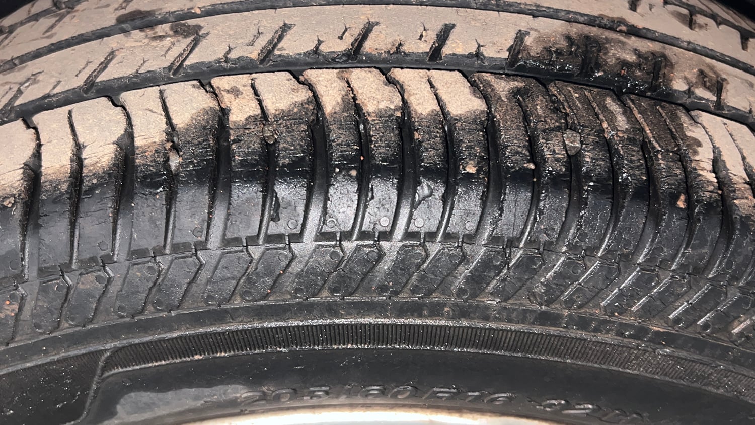 Used 2015 Ford EcoSport Titanium 1.5 Ti-VCT Petrol Manual tyres LEFT REAR TYRE TREAD VIEW