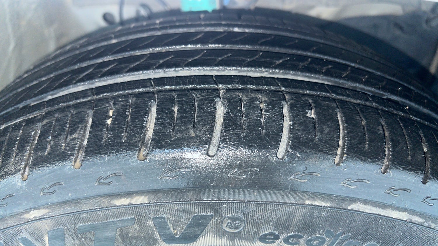 Used 2022 Honda City V Petrol Petrol Manual tyres LEFT FRONT TYRE TREAD VIEW