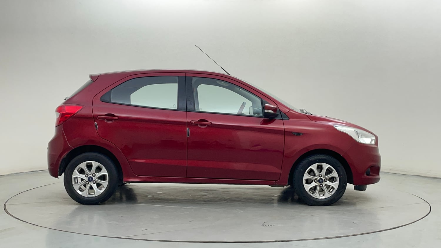 Used 2018 Ford Figo Titanium1.5 TDCi Diesel Manual exterior RIGHT SIDE VIEW