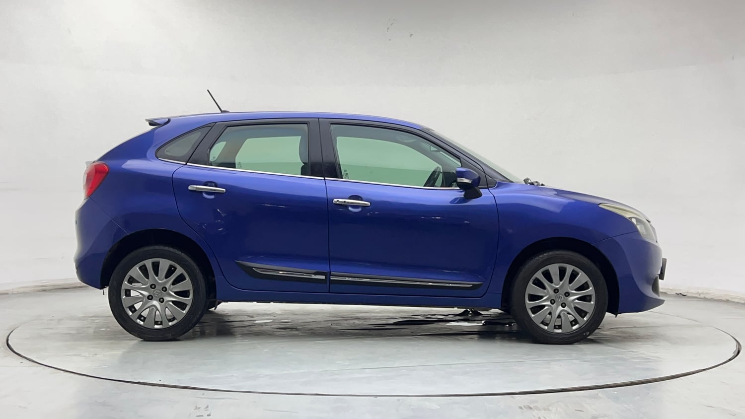 Used 2017 Maruti Suzuki Baleno Alpha 1.2 Petrol Manual exterior RIGHT SIDE VIEW