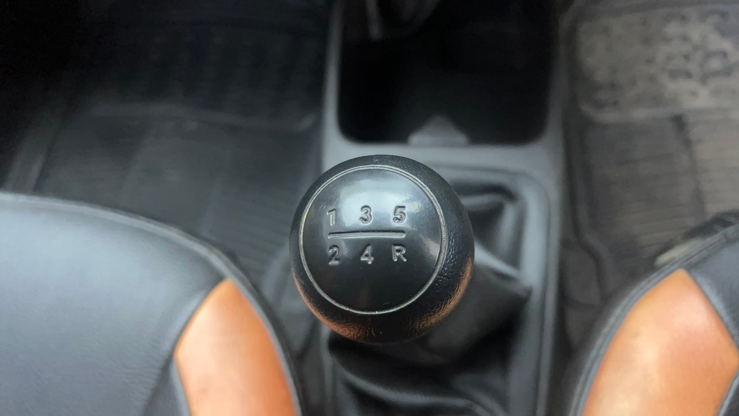 Used 2016 Hyundai Eon Magna + Petrol Manual interior GEAR  KNOB VIEW