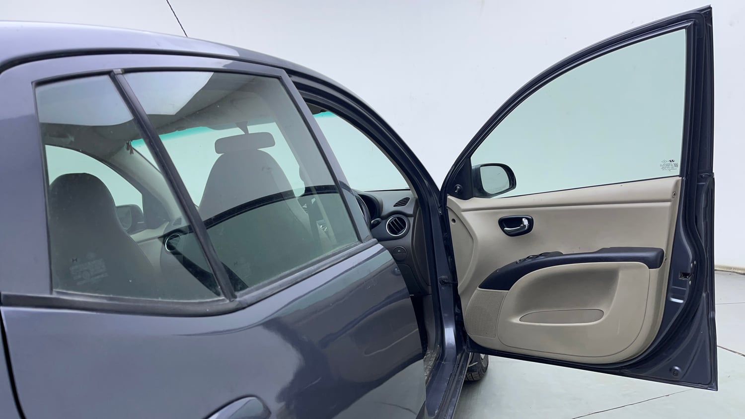Used 2014 Hyundai i10 Sportz 1.1 iRDE2 Petrol Manual interior RIGHT FRONT DOOR OPEN VIEW