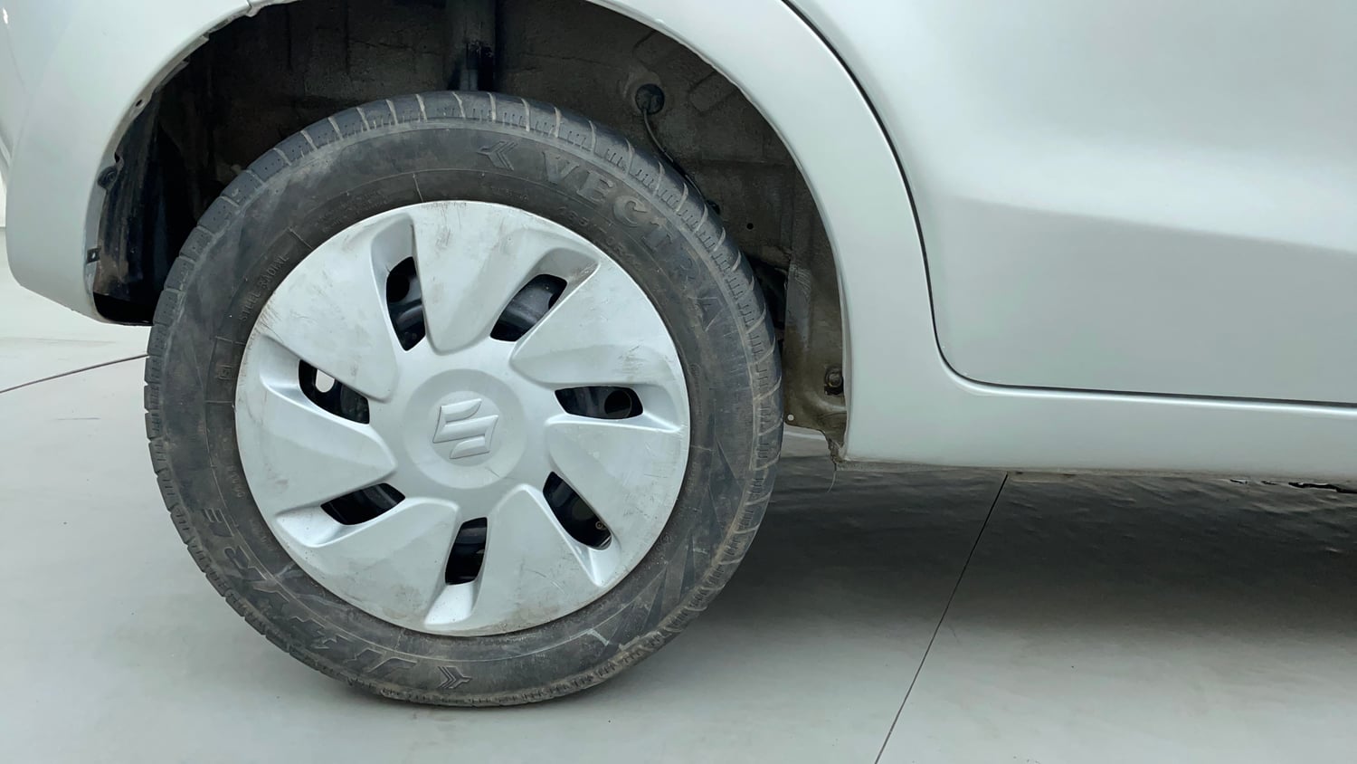 Used 2020 Maruti Suzuki Celerio VXi AMT Petrol Automatic tyres RIGHT REAR TYRE RIM VIEW