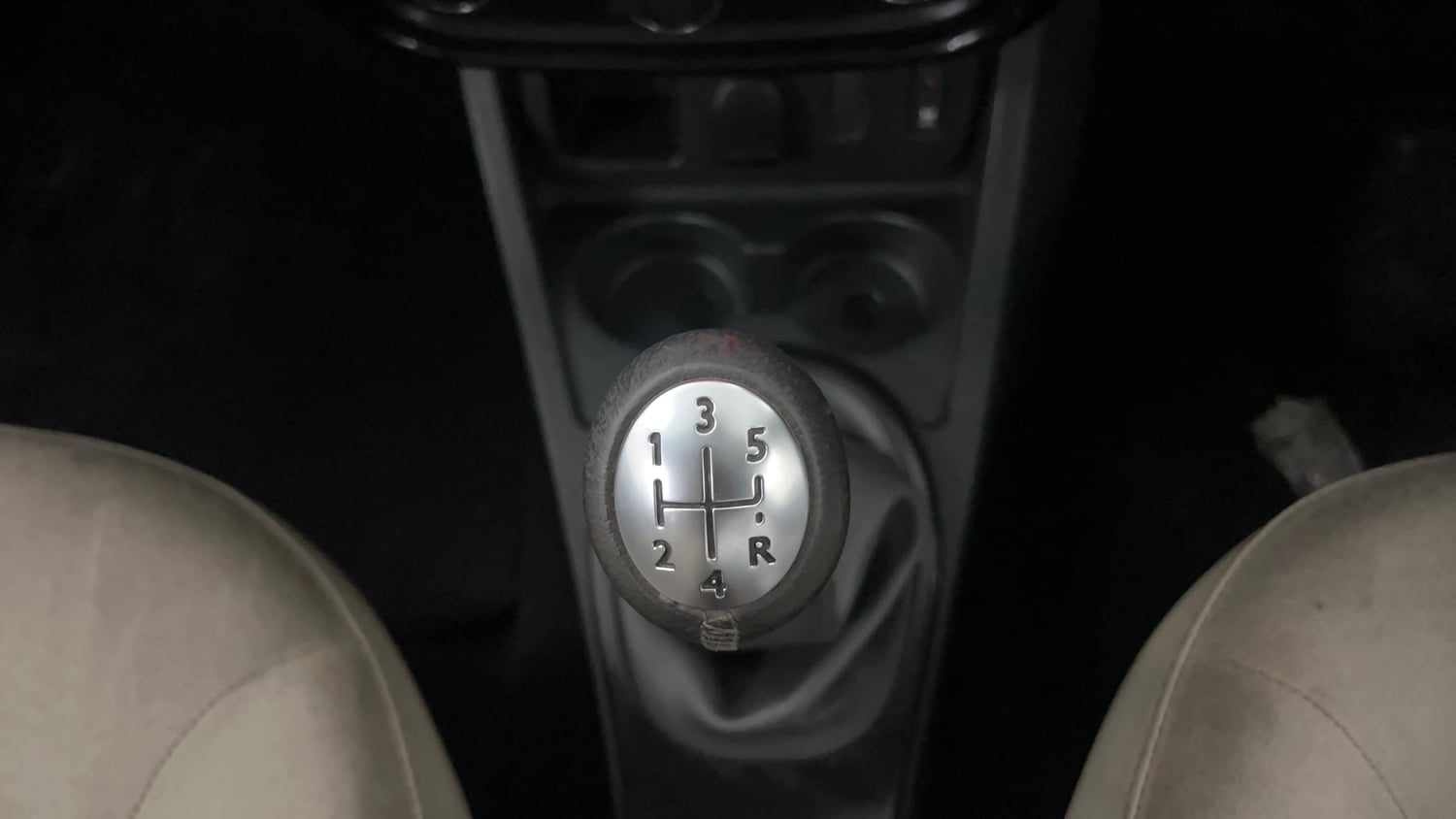 Used 2013 Renault Duster RxL Petrol Petrol Manual interior GEAR  KNOB VIEW