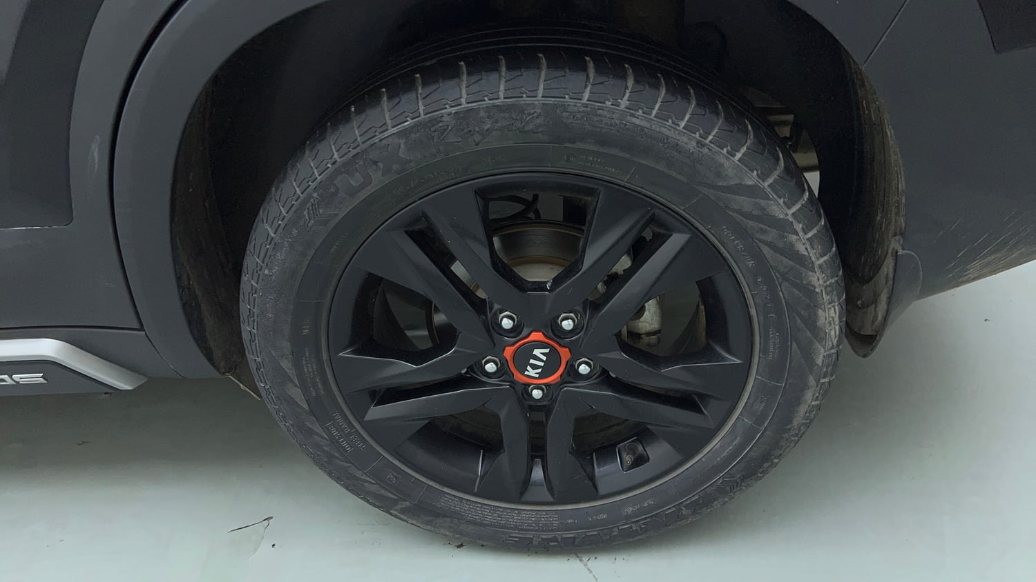 Used 2021 Kia Seltos Anniversary Edition 1.5 Petrol Manual tyres LEFT REAR TYRE RIM VIEW