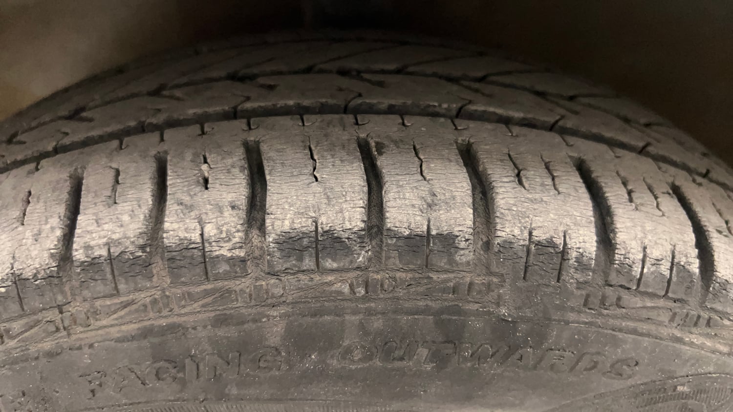 Used 2017 Hyundai Eon Magna + Petrol Manual tyres LEFT FRONT TYRE TREAD VIEW