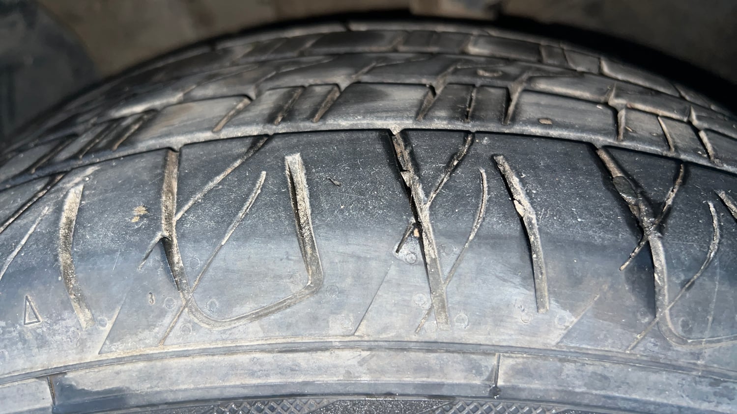 Used 2017 Hyundai Creta 1.6 SX Plus AT Petrol Petrol Automatic tyres LEFT FRONT TYRE TREAD VIEW