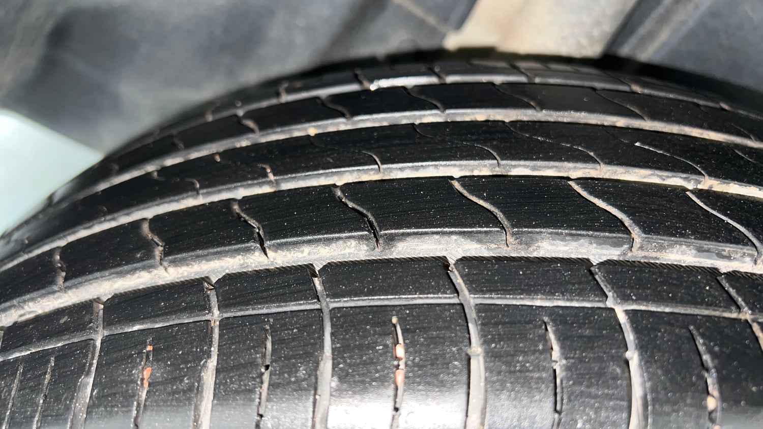 Used 2023 Maruti Suzuki Brezza ZXi Petrol Manual tyres RIGHT REAR TYRE TREAD VIEW