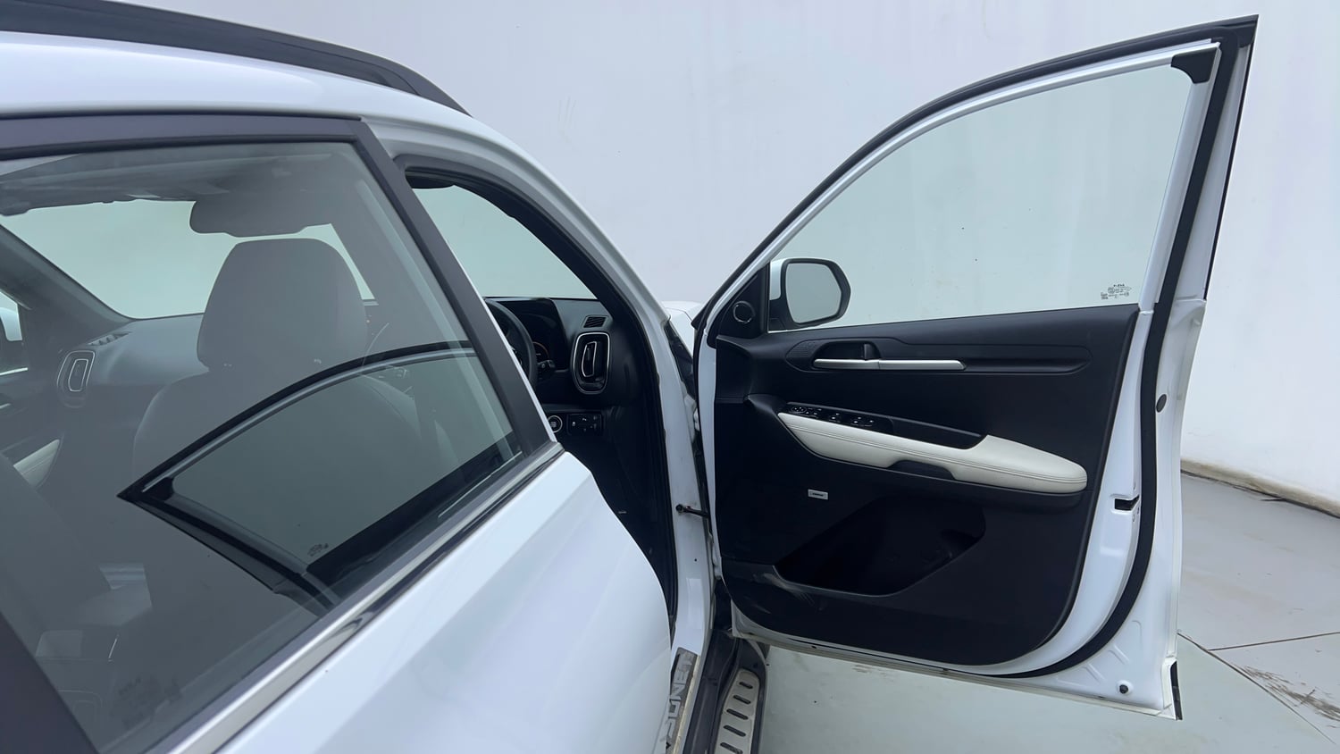 Used 2024 Kia Sonet GTX Plus 1.0 Turbo Petrol DCT Petrol Automatic interior RIGHT FRONT DOOR OPEN VIEW