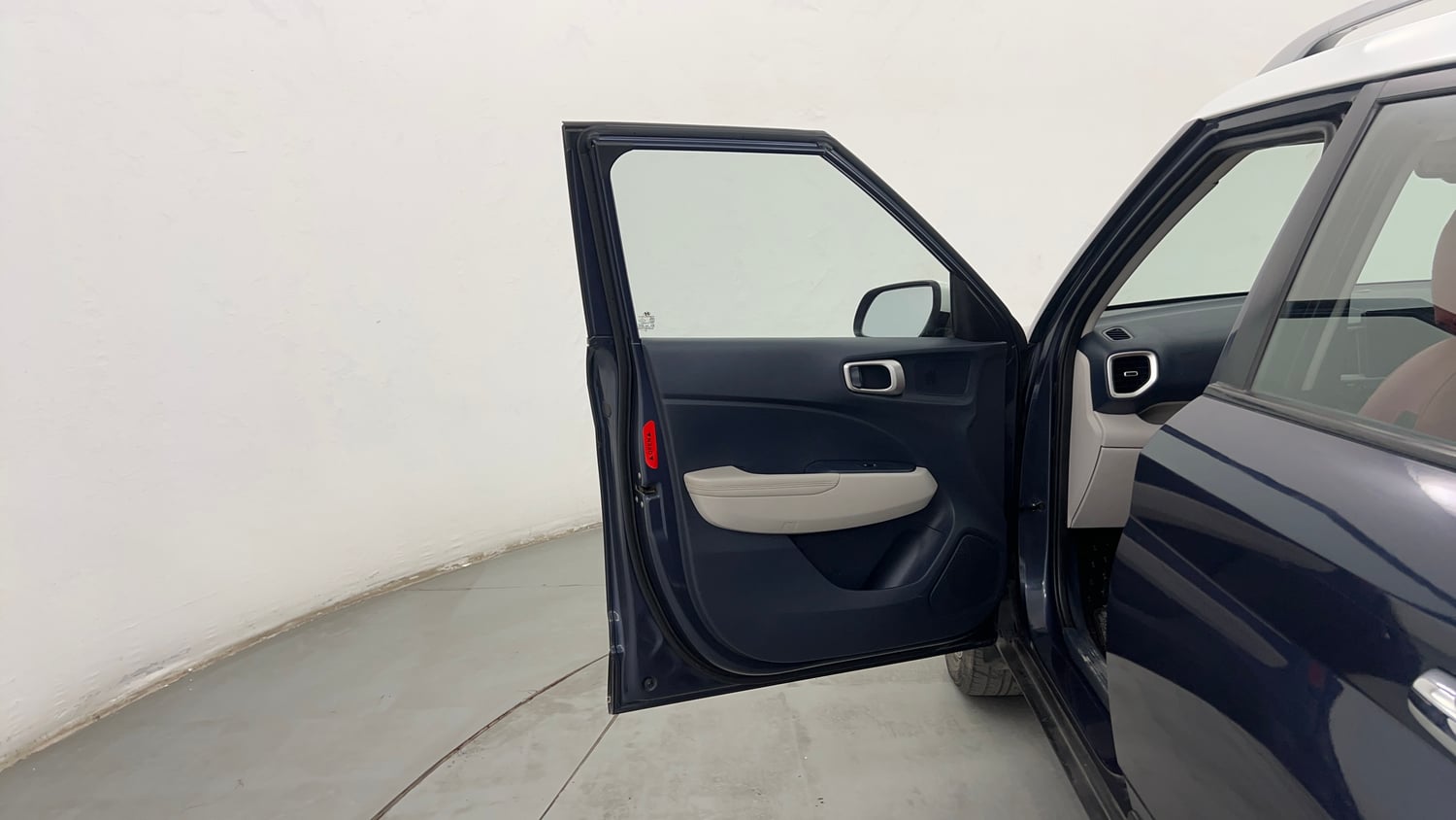 Used 2019 Hyundai Venue SX Plus 1.0 Turbo DCT Dual Tone Petrol Automatic interior LEFT FRONT DOOR OPEN VIEW