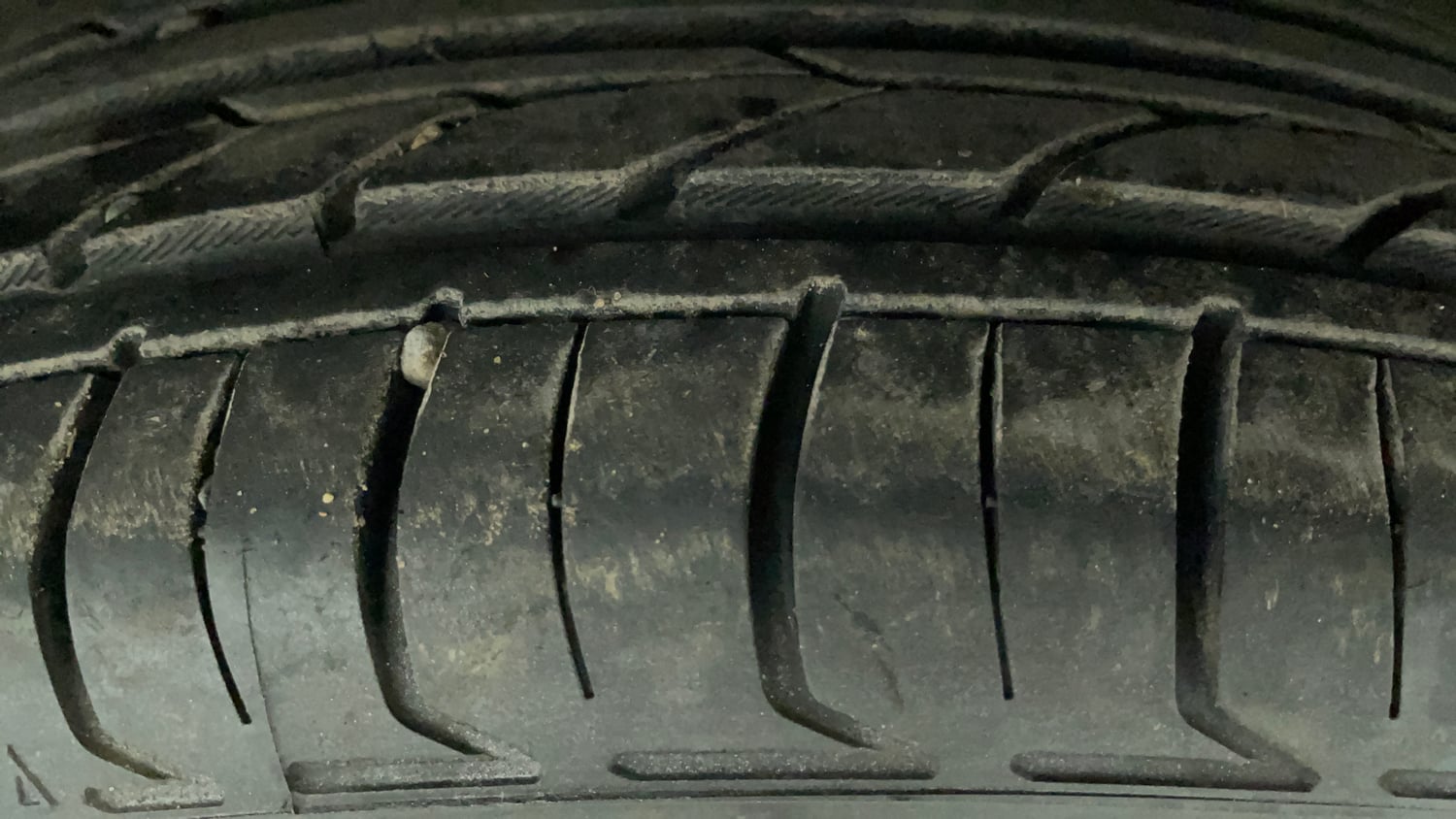 Used 2015 Hyundai Grand i10 Sportz 1.2 Kappa VTVT Petrol Manual tyres LEFT FRONT TYRE TREAD VIEW