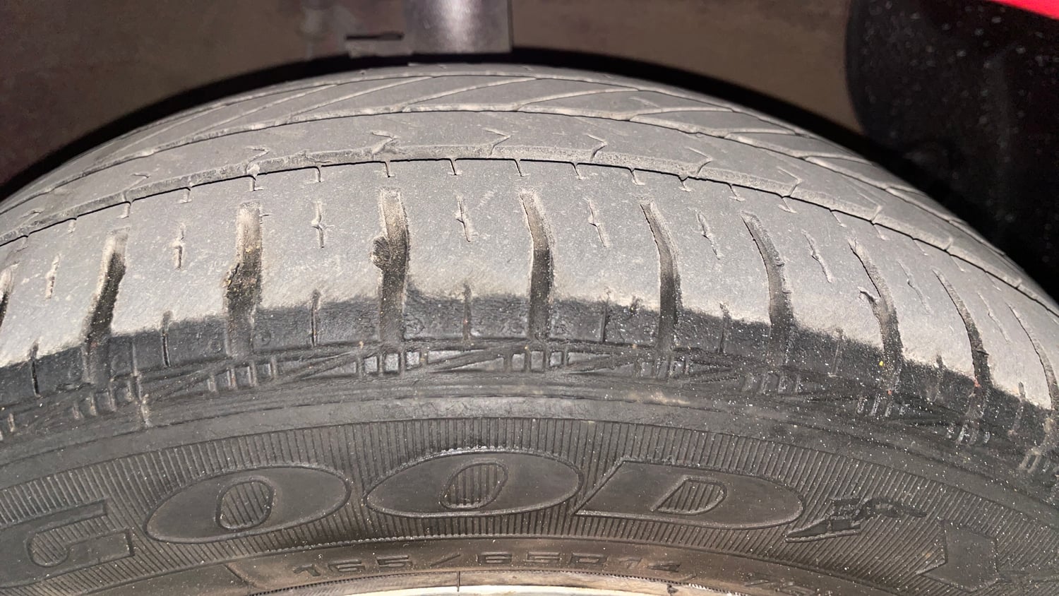 Used 2017 Hyundai Grand i10 Sportz (O) AT 1.2 Kappa VTVT Petrol Automatic tyres RIGHT FRONT TYRE TREAD VIEW