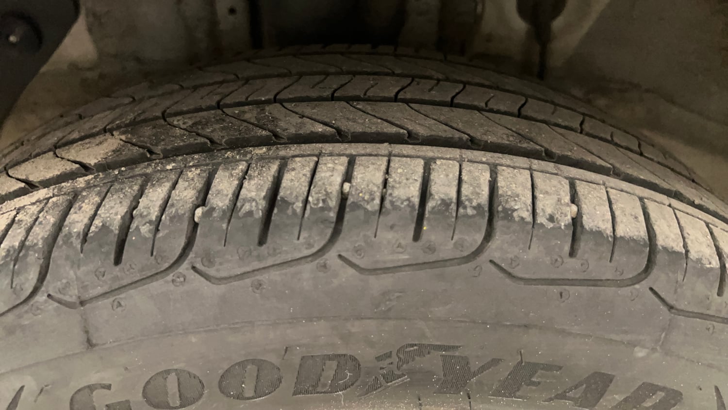Used 2016 Hyundai Elite i20 Asta 1.2 (O) Petrol Manual tyres RIGHT REAR TYRE TREAD VIEW