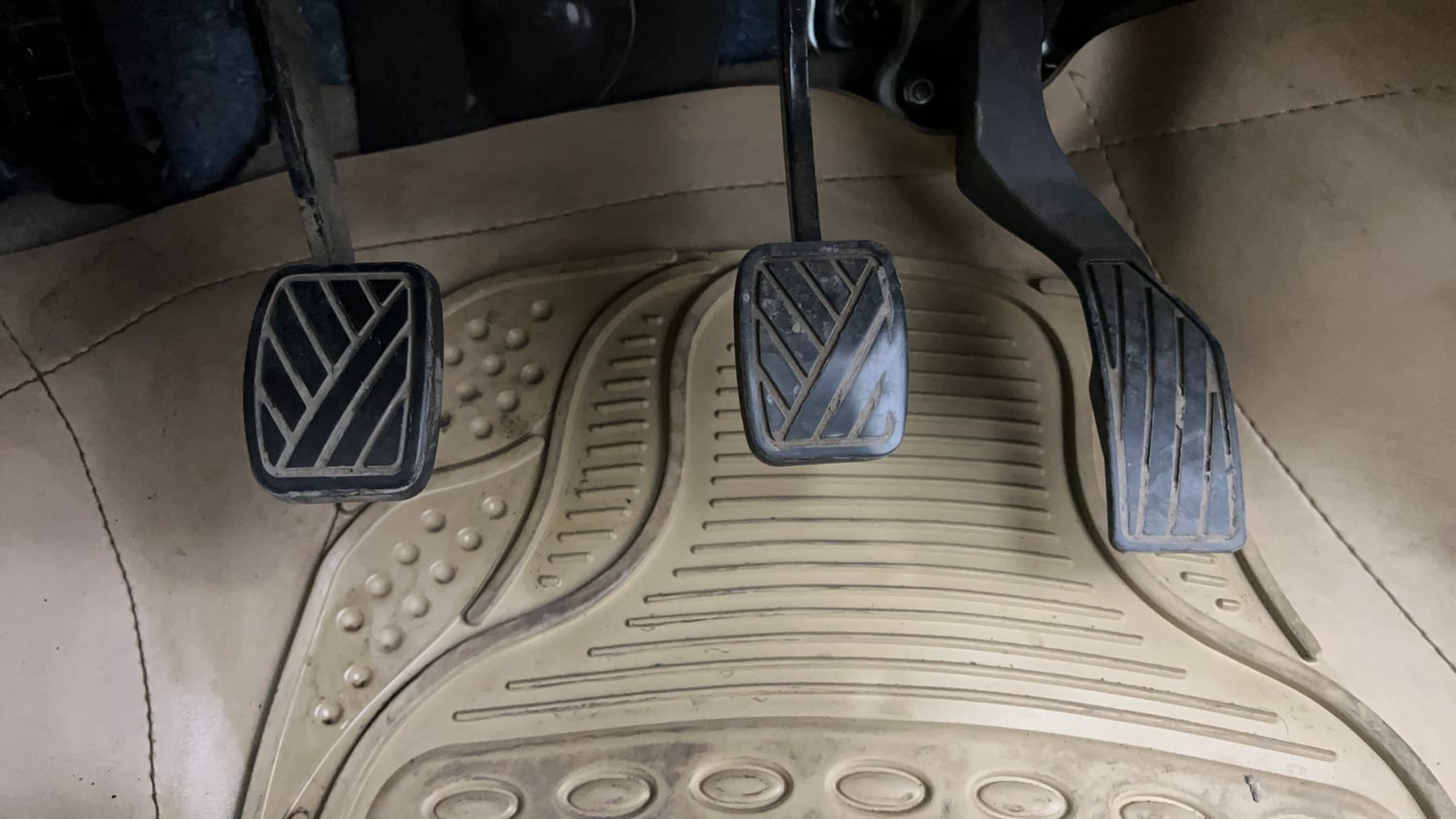 Used 2016 Maruti Suzuki Swift Dzire VXI Petrol Manual interior PEDALS VIEW