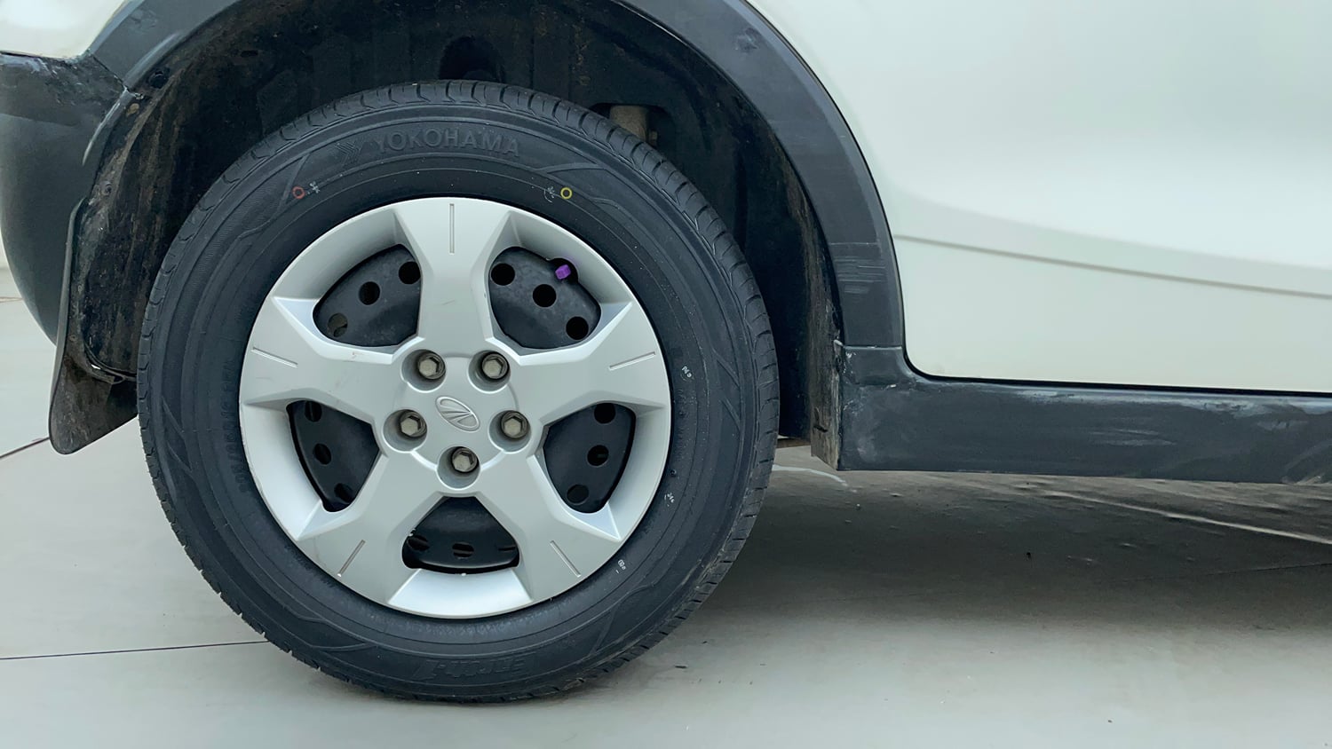 Used 2022 Mahindra XUV 300 W6 1.2 Petrol AMT Petrol Automatic tyres RIGHT REAR TYRE RIM VIEW