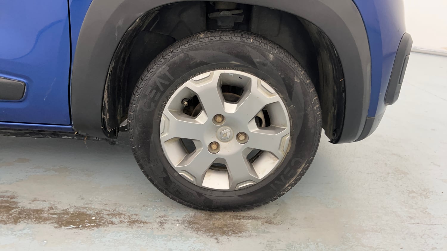 Used 2019 Renault Kwid CLIMBER 1.0 Petrol Manual tyres RIGHT FRONT TYRE RIM VIEW