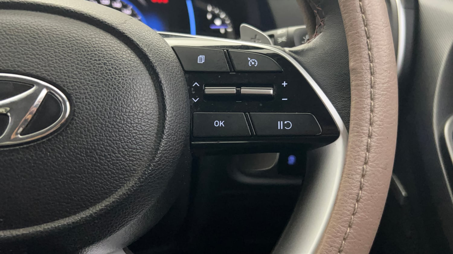 Used 2023 Hyundai Creta SX (O) 1.5 Diesel Automatic knight Diesel Automatic top_features Cruise control