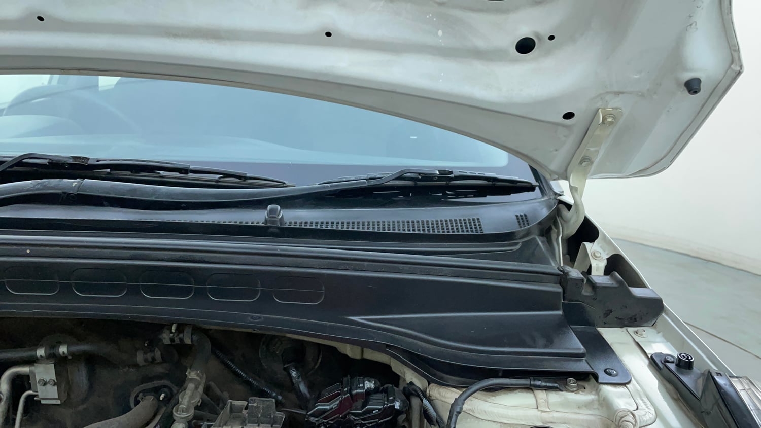 Used 2018 Hyundai Creta E Plus 1.6 Petrol Petrol Manual engine ENGINE LEFT SIDE HINGE & APRON VIEW