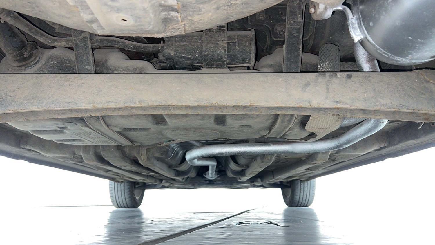 Used 2015 Hyundai Elite i20 Asta 1.2 Petrol Manual extra REAR UNDERBODY VIEW (TAKEN FROM REAR)