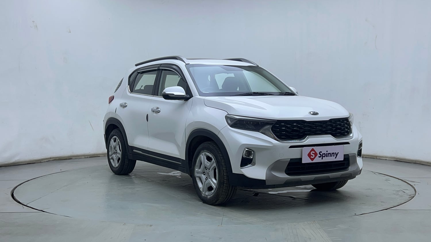 Used 2021 Kia Sonet HTX 1.5 Diesel Manual exterior RIGHT FRONT CORNER VIEW