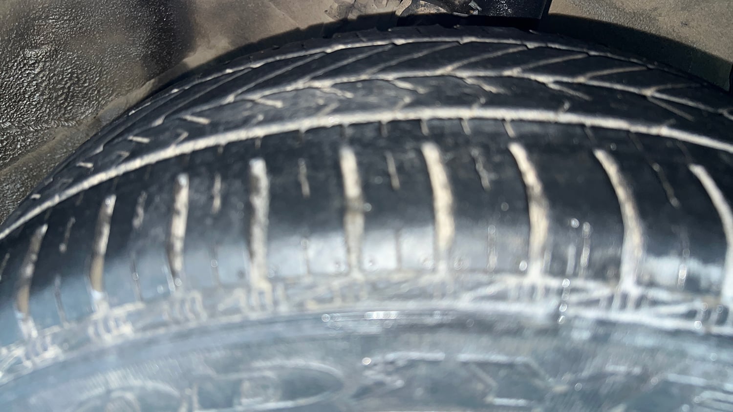 Used 2018 Hyundai Grand i10 Sportz (O) 1.2 Kappa VTVT Petrol Manual tyres RIGHT FRONT TYRE TREAD VIEW