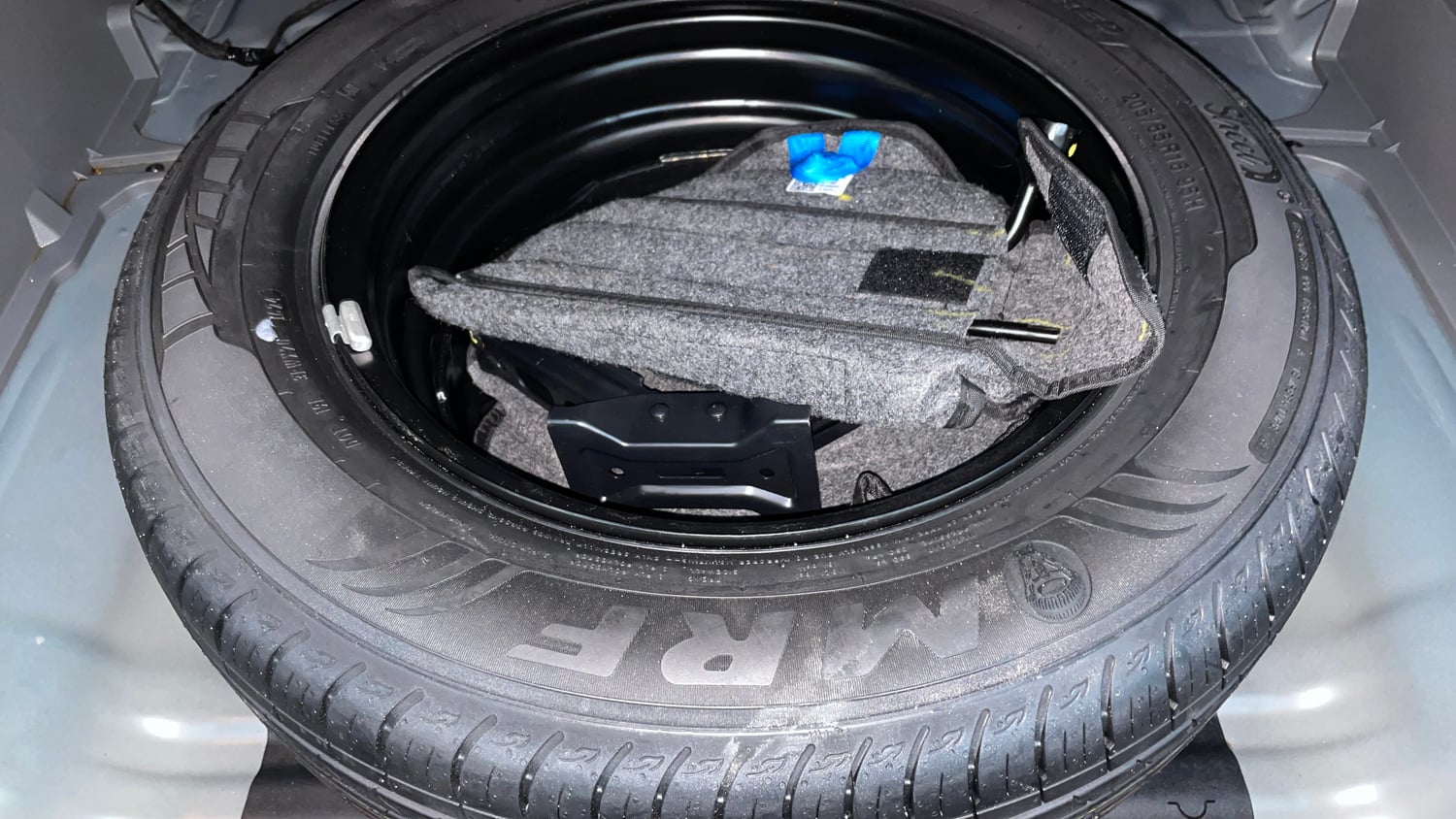 Used 2024 Hyundai Creta 1.5 CRDi Diesel AT DSL SX(O) Diesel Automatic tyres SPARE TYRE VIEW