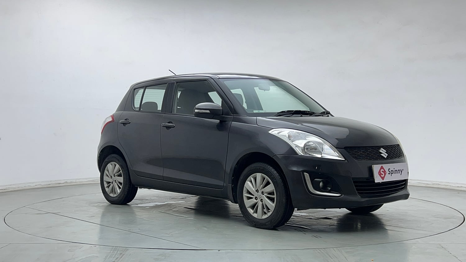 Used 2015 Maruti Suzuki Swift ZXi Petrol Manual exterior RIGHT FRONT CORNER VIEW