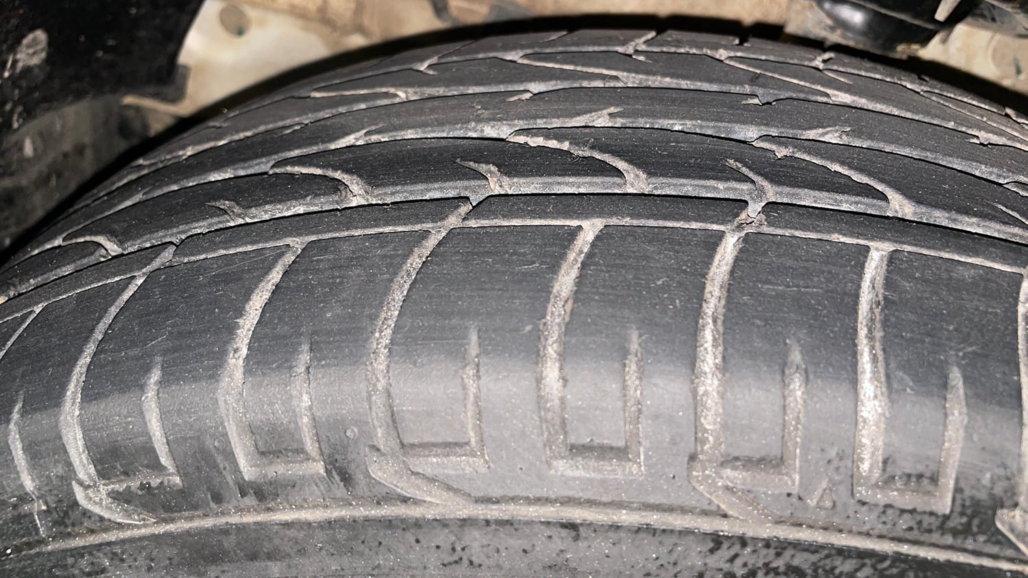 Used 2022 Mahindra XUV 300 W6 1.2 Petrol AMT Petrol Automatic tyres LEFT FRONT TYRE TREAD VIEW