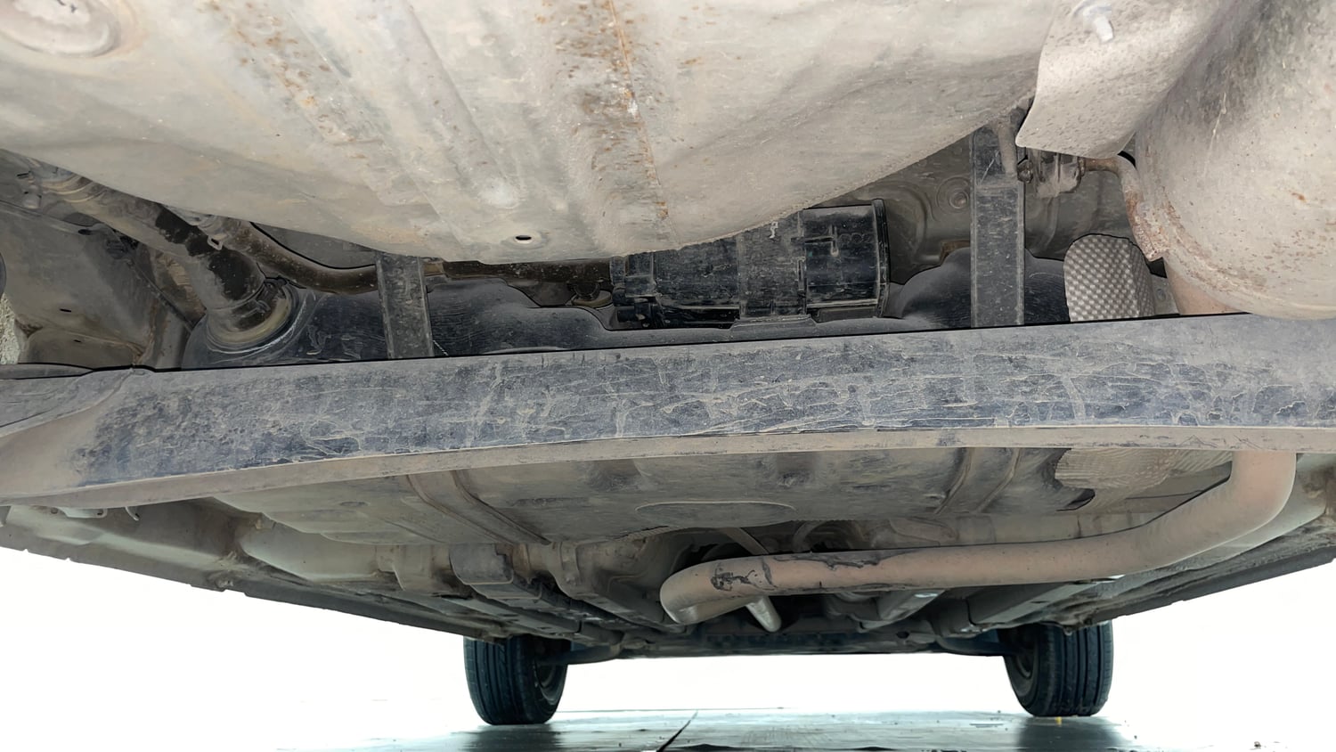 Used 2017 Hyundai Elite i20 Sportz 1.2 Petrol Manual extra REAR UNDERBODY VIEW (TAKEN FROM REAR)