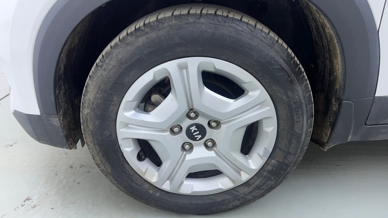 Used 2021 Kia Sonet HTX 1.5 Diesel Manual tyres LEFT FRONT TYRE RIM VIEW