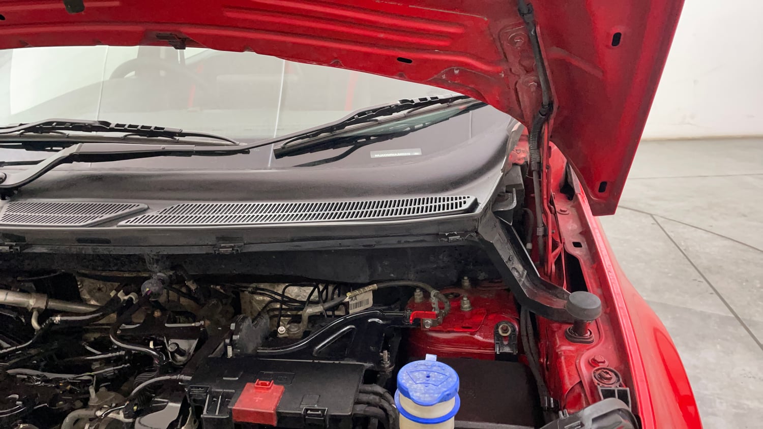 Used 2018 Ford EcoSport Trend 1.5L TDCi Diesel Manual engine ENGINE LEFT SIDE HINGE & APRON VIEW