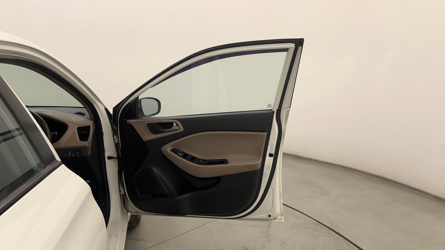 Used 2016 Hyundai Elite i20 Asta 1.2 (O) Petrol Manual interior RIGHT FRONT DOOR OPEN VIEW