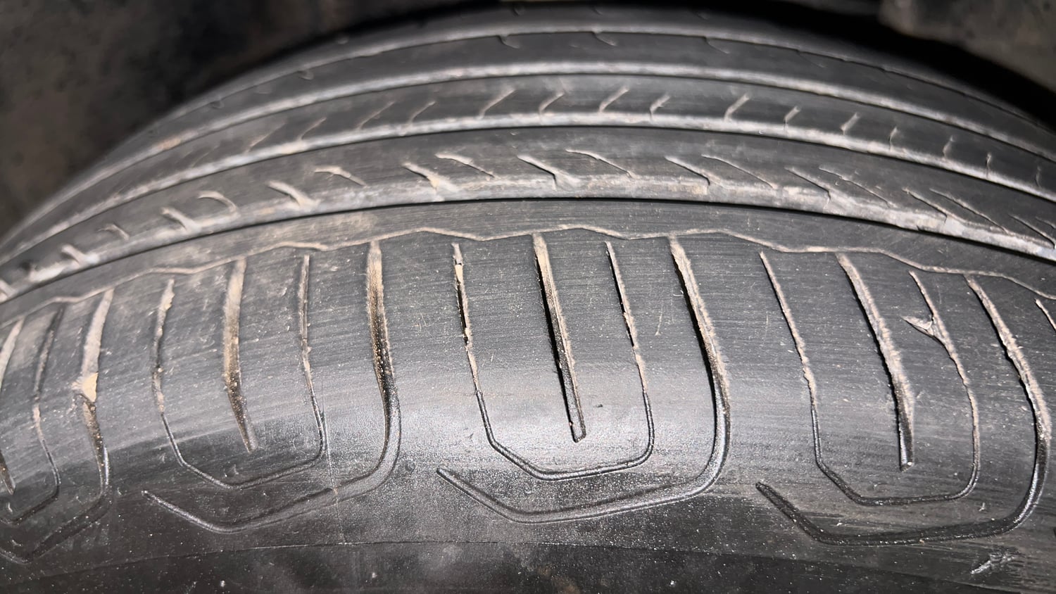 Used 2024 Tata Nexon Creative Plus S 1.2 Revotron Petrol 7DCA Petrol Automatic tyres RIGHT FRONT TYRE TREAD VIEW