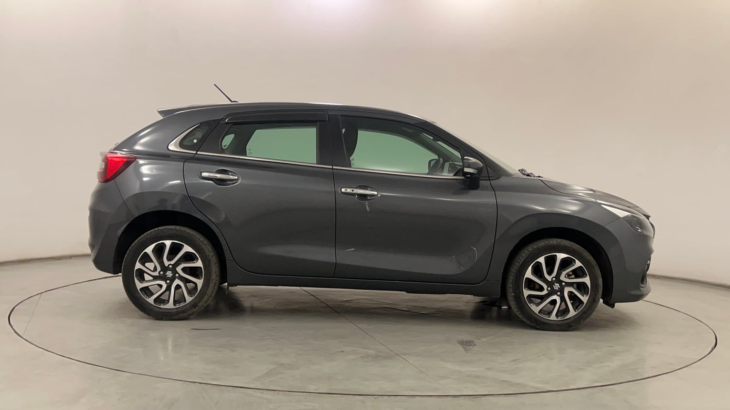 Used 2023 Maruti Suzuki Baleno Alpha AGS Petrol Automatic exterior RIGHT SIDE VIEW