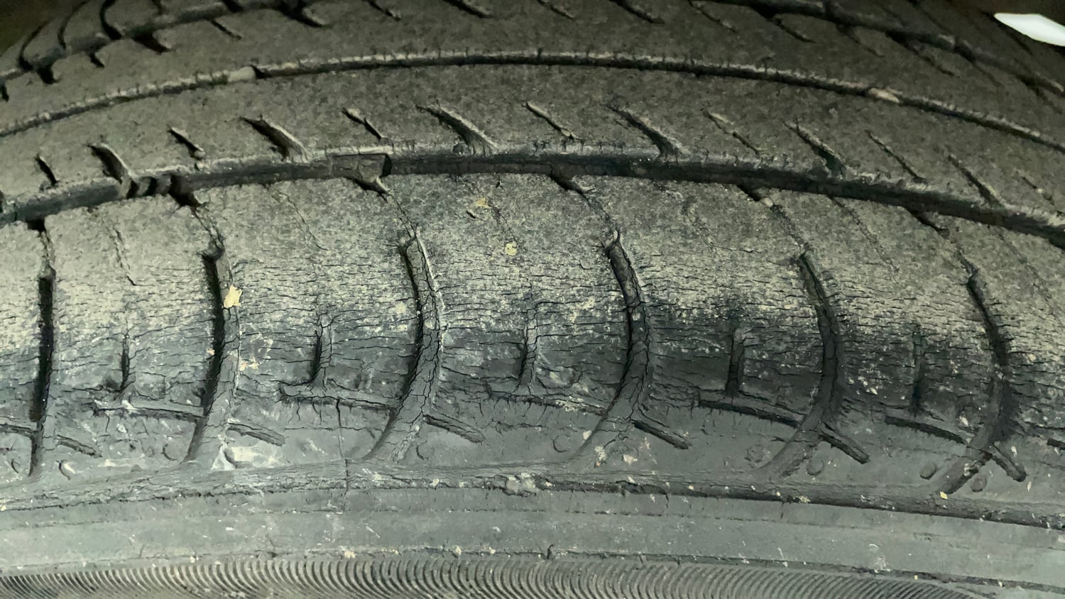 Used 2022 Maruti Suzuki Wagon R VXi (O) 1.2 Petrol Manual tyres LEFT REAR TYRE TREAD VIEW