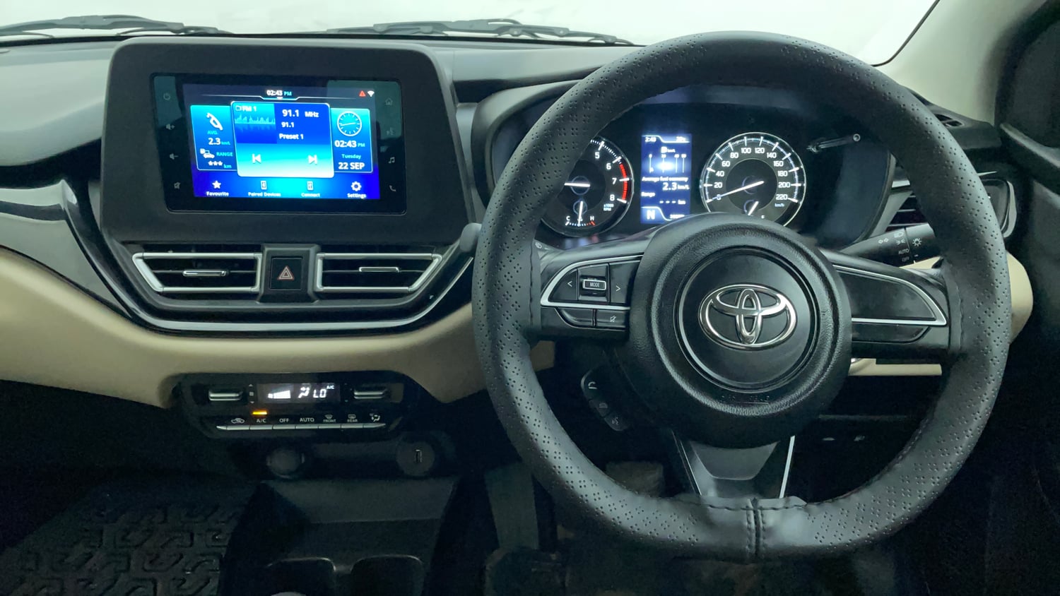 Used 2024 Toyota Glanza G AMT Petrol Automatic interior STEERING VIEW