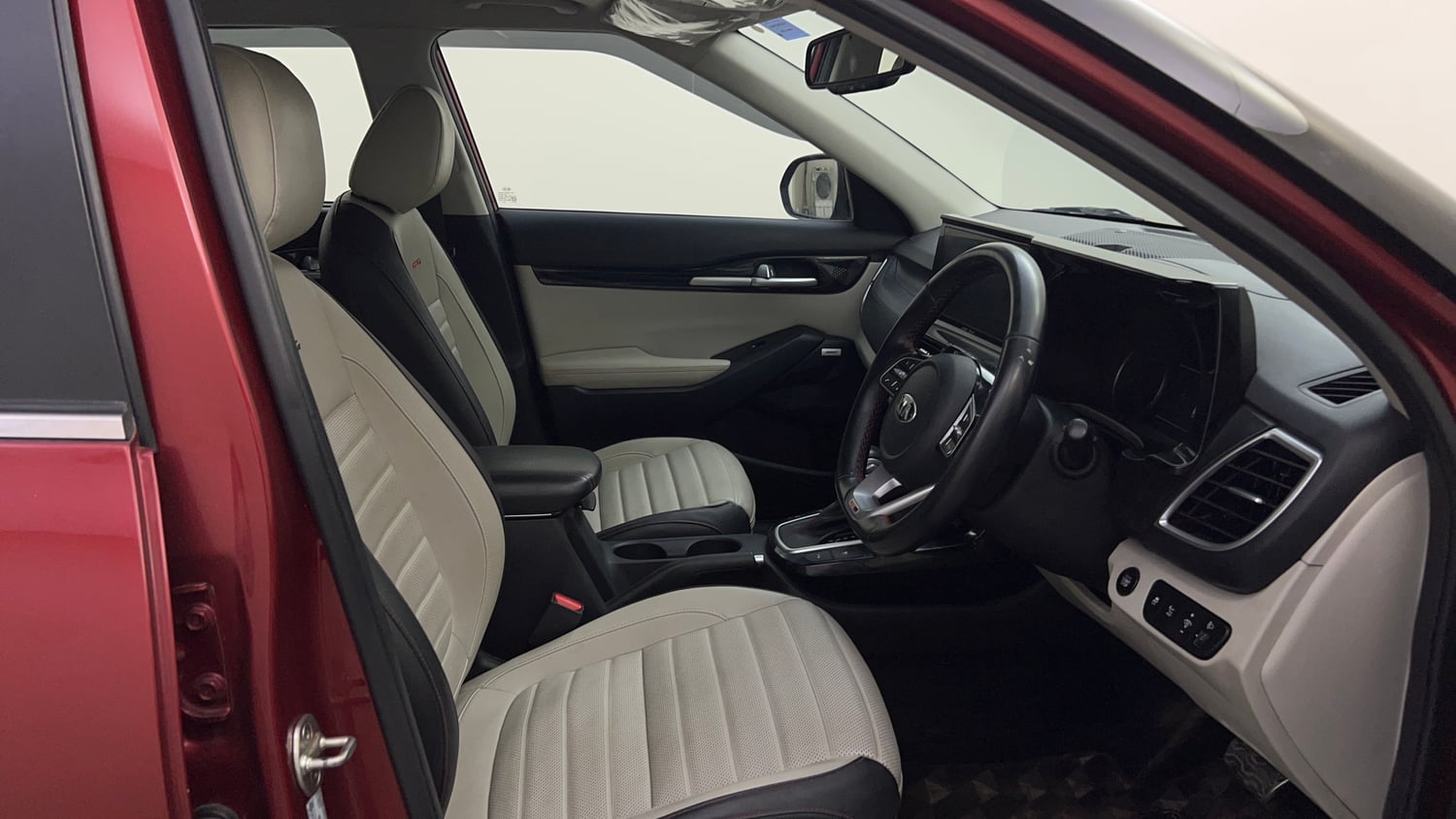 Used 2019 kia Seltos GTX Plus DCT 1.4 Petrol Automatic interior RIGHT SIDE FRONT DOOR CABIN VIEW