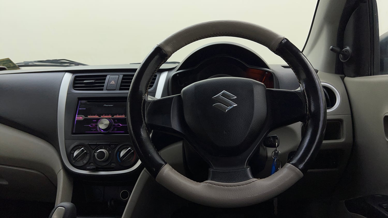 Used 2015 Maruti Suzuki Celerio VXi AMT Petrol Automatic interior STEERING VIEW