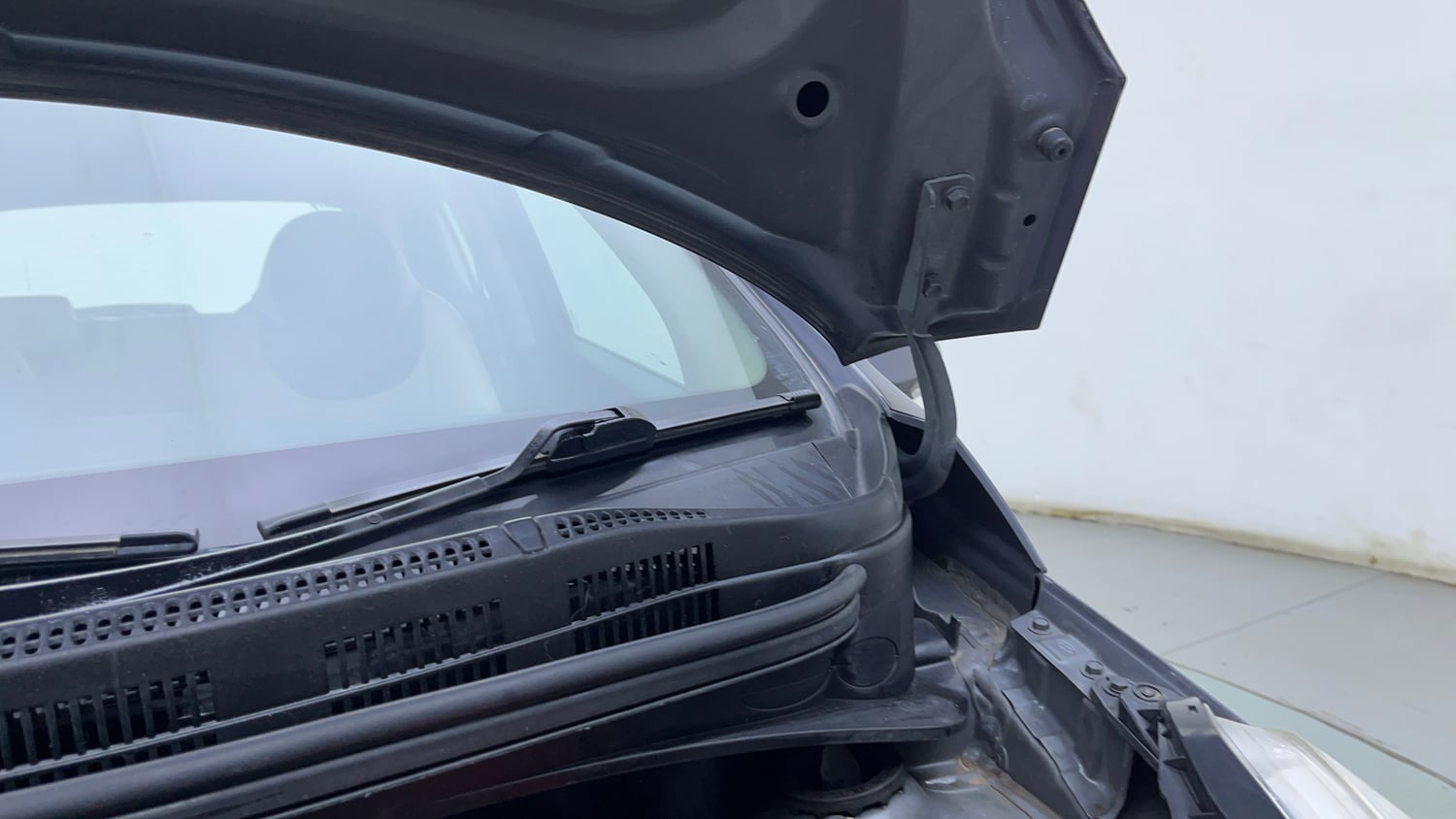 Used 2018 Hyundai Grand i10 Asta 1.2 Kappa VTVT Petrol Manual engine ENGINE LEFT SIDE HINGE & APRON VIEW