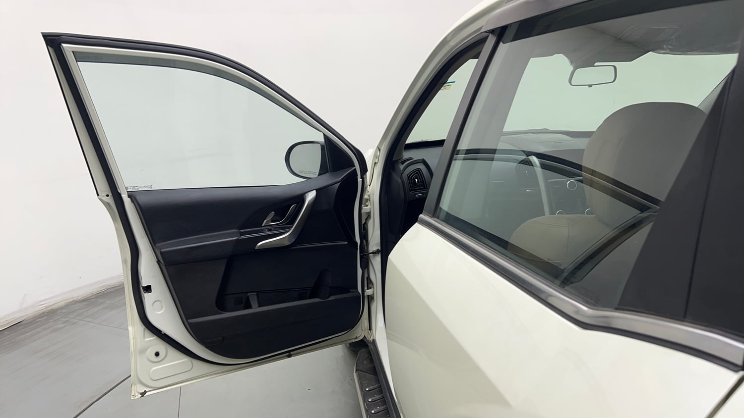 Used 2021 Mahindra XUV500 W7 Diesel Manual interior LEFT FRONT DOOR OPEN VIEW