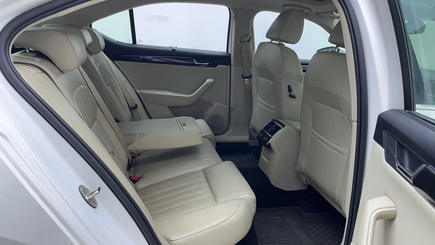 Used 2020 Skoda Superb L&K TSI AT Petrol Automatic interior RIGHT SIDE REAR DOOR CABIN VIEW