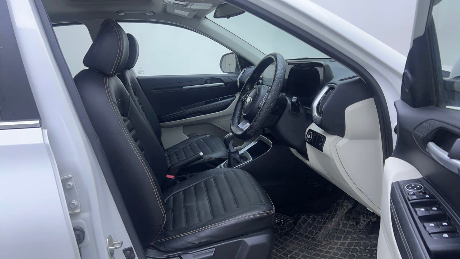 Used 2021 Kia Sonet HTX 1.5 Diesel Manual interior RIGHT SIDE FRONT DOOR CABIN VIEW