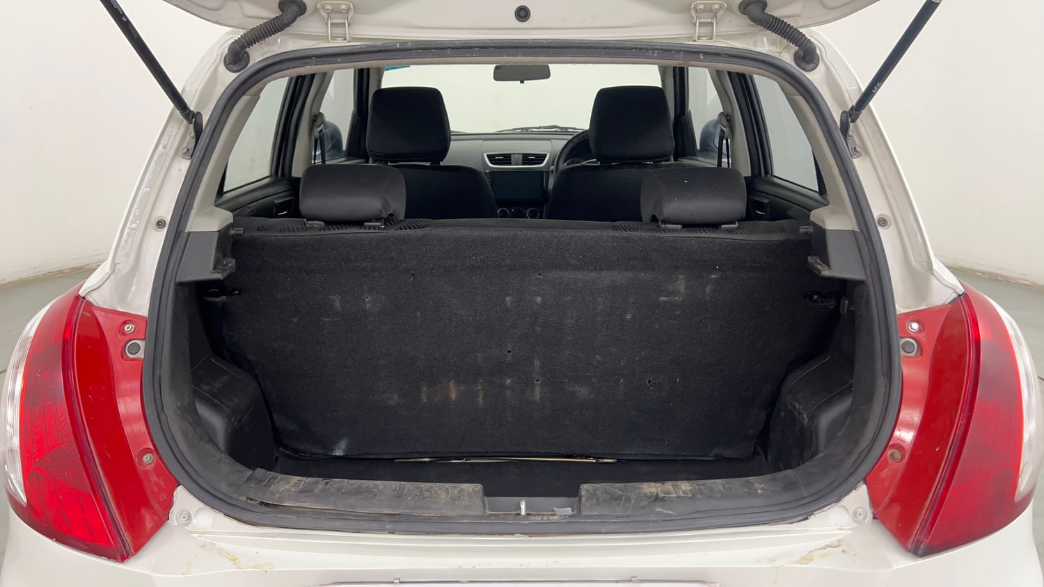 Used 2014 Maruti Suzuki Swift VXi Petrol Manual interior DICKY INSIDE VIEW