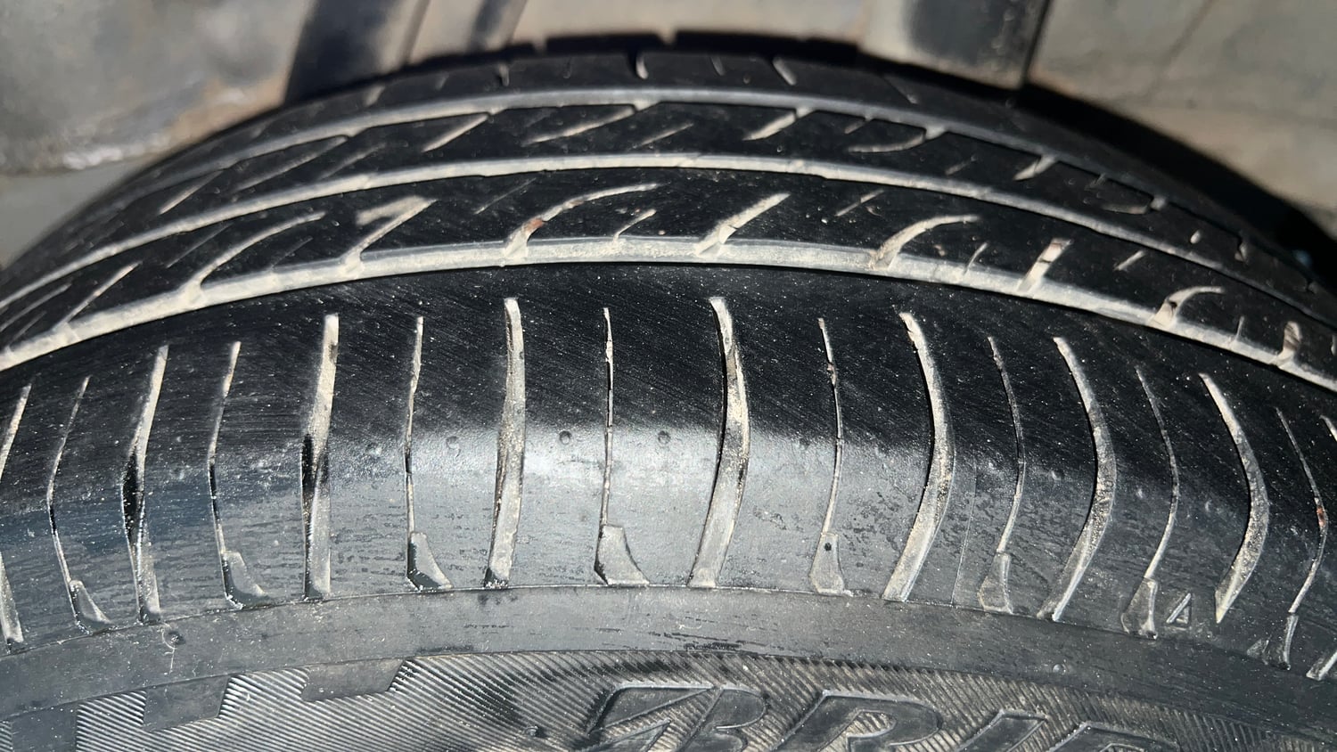 Used 2015 Honda City VX CVT Petrol Automatic tyres LEFT REAR TYRE TREAD VIEW
