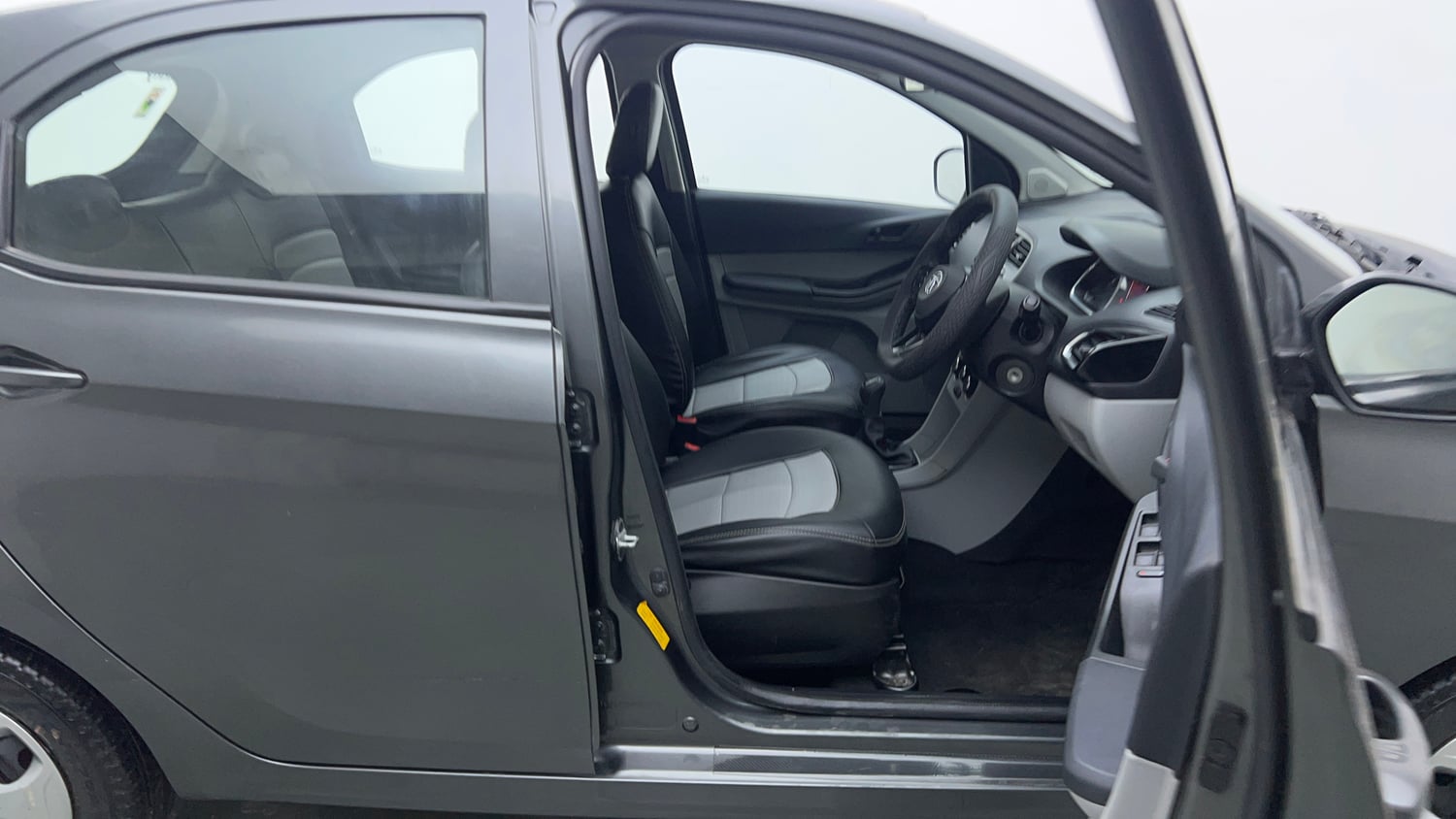 Used 2021 Tata Tiago XT Petrol Manual interior RIGHT SIDE FRONT DOOR CABIN VIEW