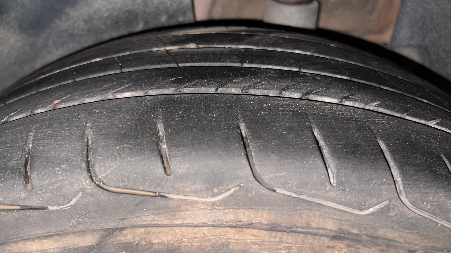 Used 2019 kia Seltos GTX Plus DCT 1.4 Petrol Automatic tyres LEFT REAR TYRE TREAD VIEW
