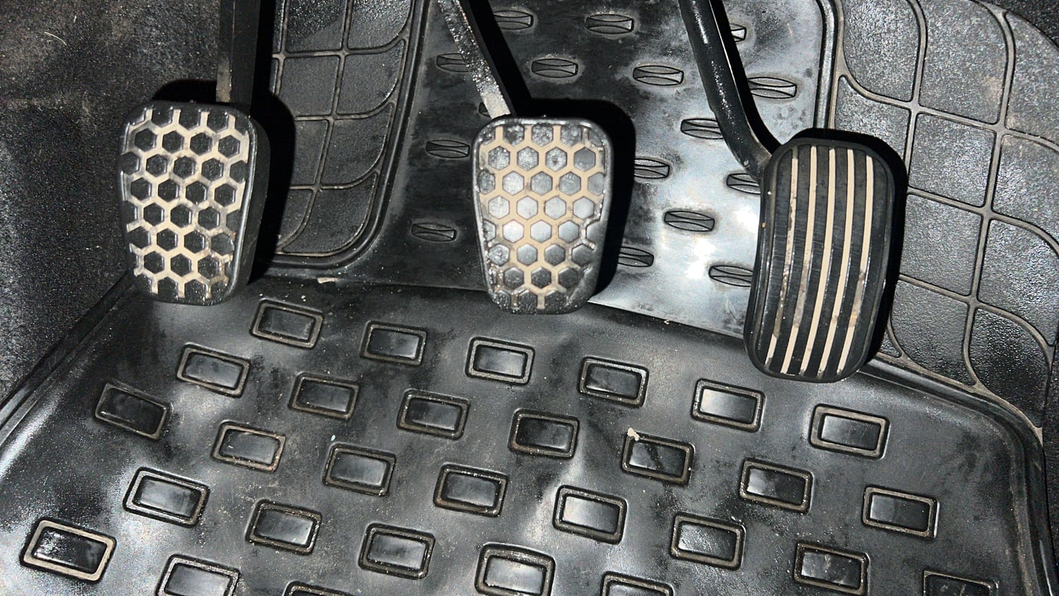 Used 2021 Tata Tiago XT Petrol Manual interior PEDALS VIEW